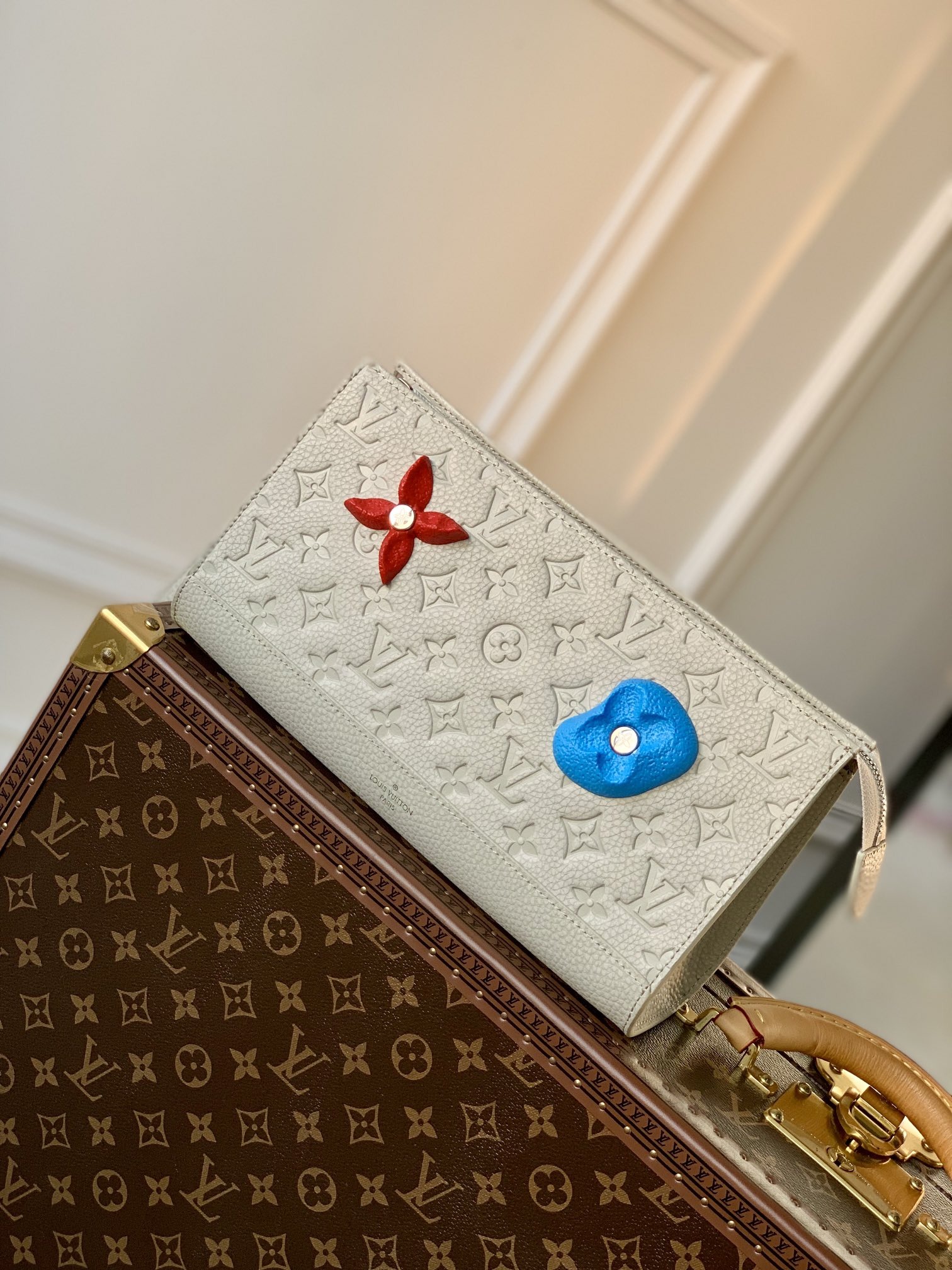 Louis Vuitton M81556 Pou